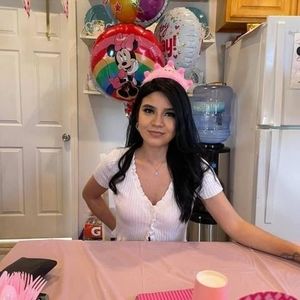 Meet your Posher, Sara